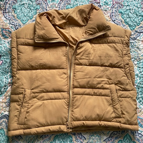 Fashion Brand Jackets & Blazers - Women’s Fashion Brand Company Puffer Vest size XL